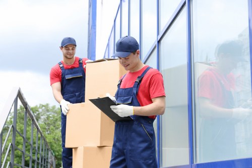 Removal van serving homes in Northwood