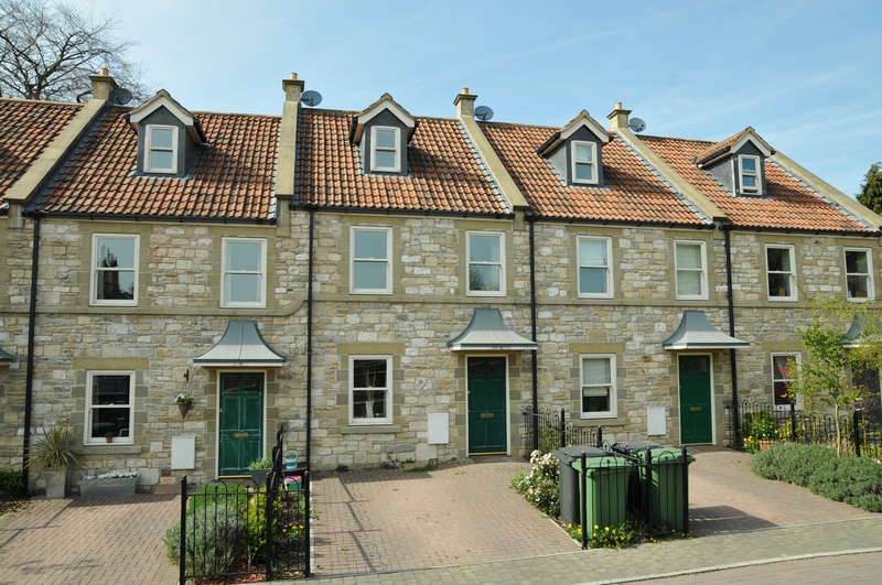 Northwood street access and a moving team planning a property move